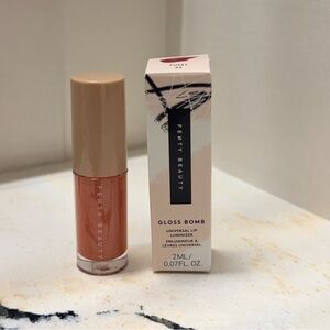 Fenty Beauty Gloss Bomb Universal Lip Luminizer - Fussy 02